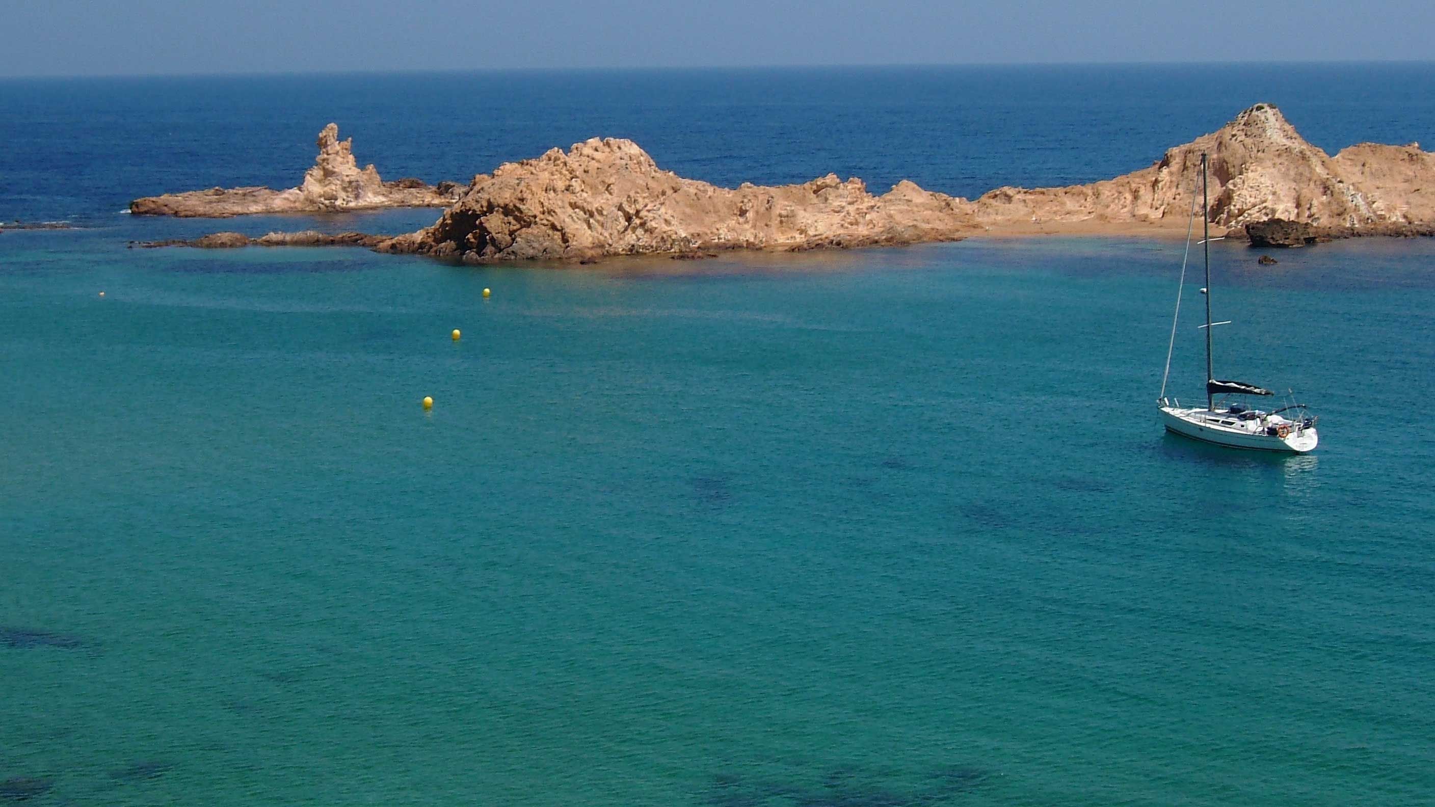 SON A MAR alquiler de velero y cursos de navegación en Barcelona